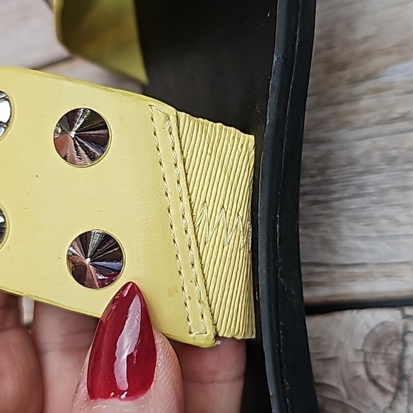 NEW MARC FISHER YELLOW STUDED SANDAL SLIDES - Picture 11 of 12